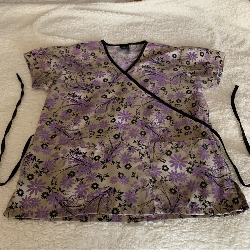 MedGear Ladies Scrubs Top/Small